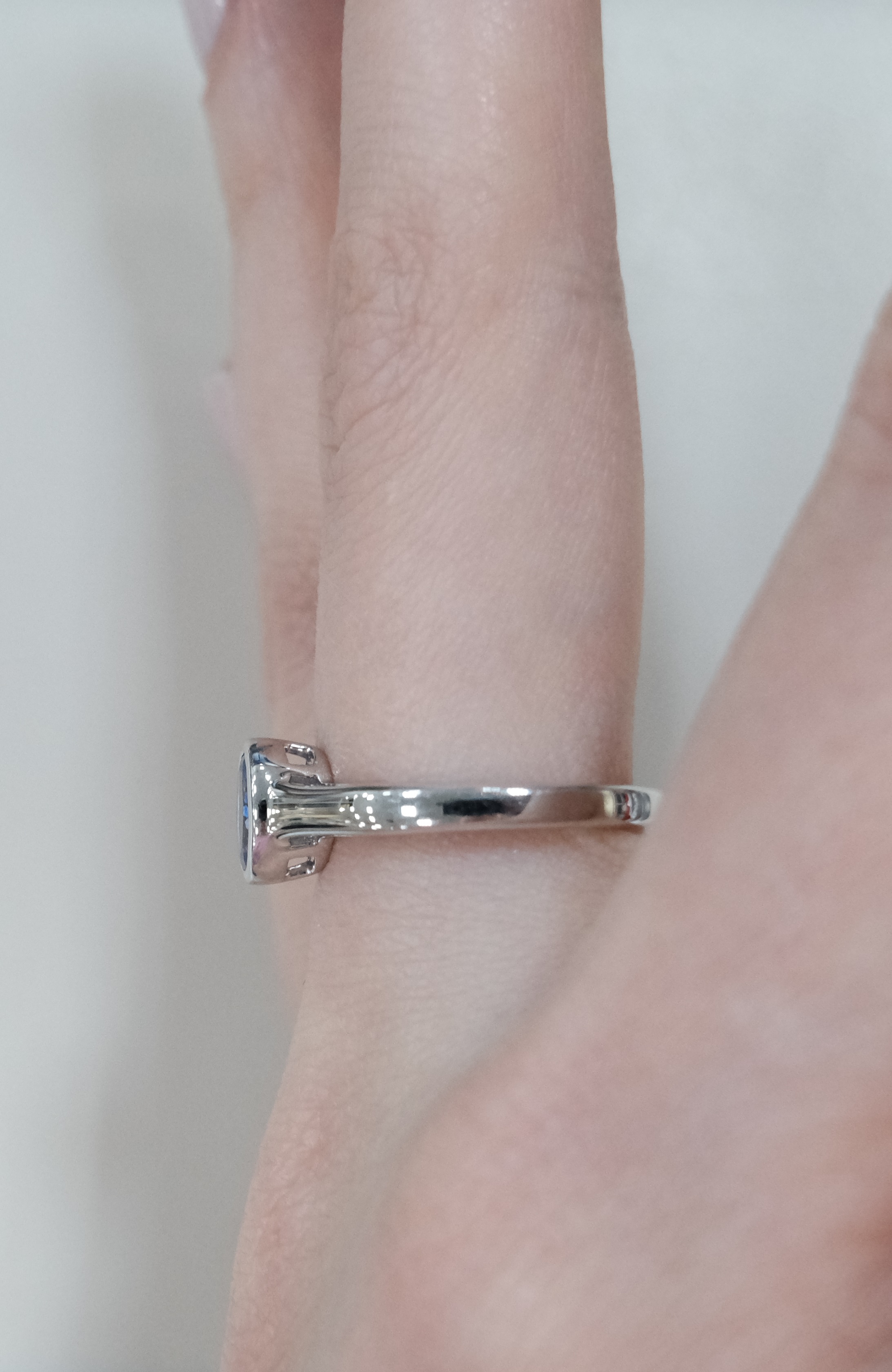 Серебряное кольцо с танзанитом